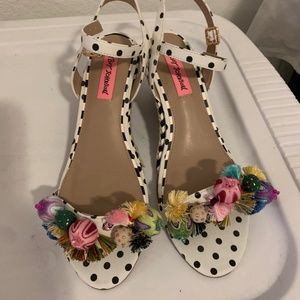 New Betsy Johnson multi-colored wedge sandal - size 8